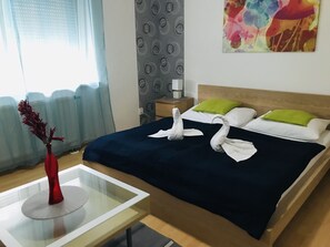 Deluxe Double Room | Desk, laptop workspace, cribs/infant beds, free WiFi - Hotel Orlan (Bratislava)