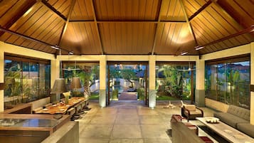 Biệt thự, 4 phòng ngủ | Khu phòng khách | TV LCD, Netflix, dịch vụ stream