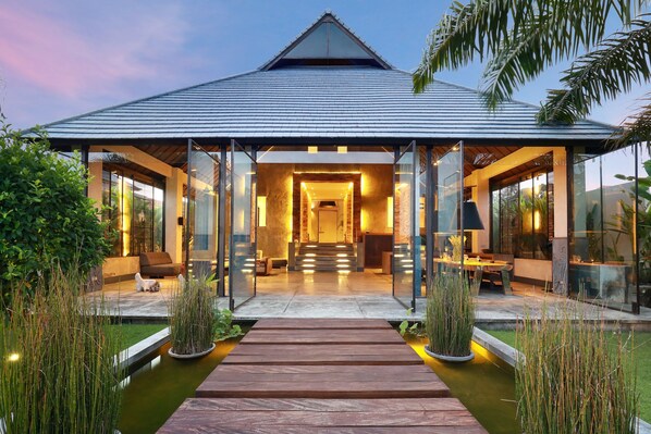 Front of property – evening/night - Villa Embrace (Kerobokan)