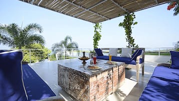 Deluxe Villa, 5 Bedrooms, Ocean View, Sea Facing | Terrace/patio
