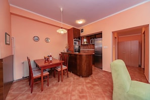 Klassiek appartement | Dineren op de kamer