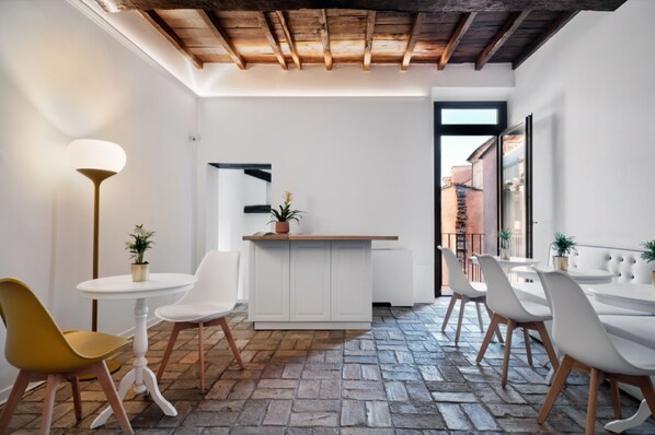 Coin salon dans le hall