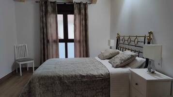 1 chambre, fer et planche Ă repasser, Wi-Fi, draps fournis