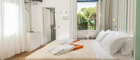 1 bedroom, in-room safe, desk, soundproofing