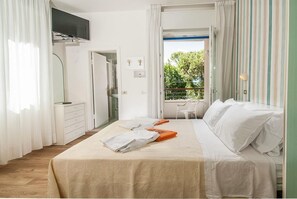 In-room safe, desk, soundproofing, free WiFi - Hotel Albatros (Misano Adriatico)