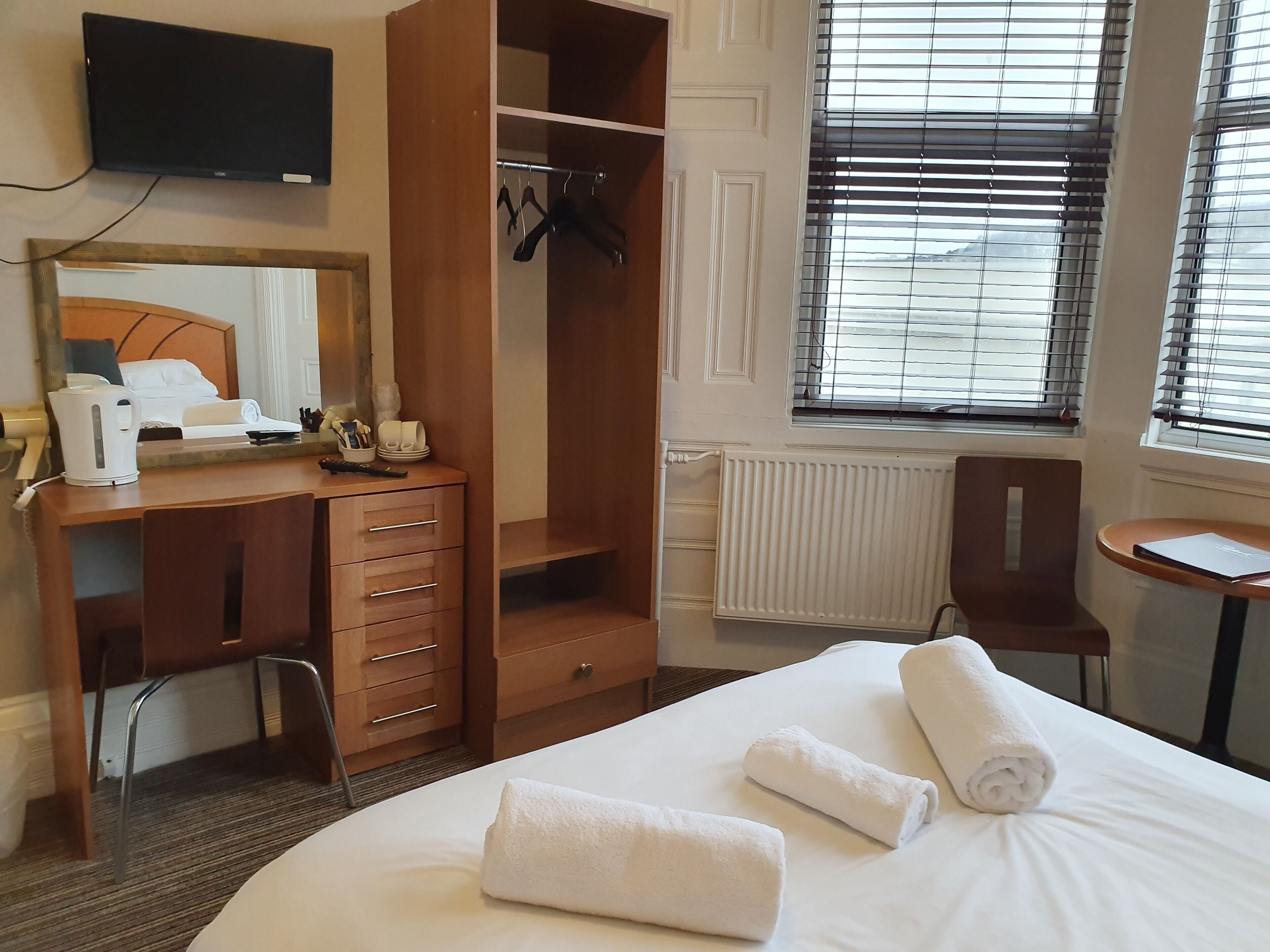 premier family room | desk, iron/ironing board, free wifi, bed sheets