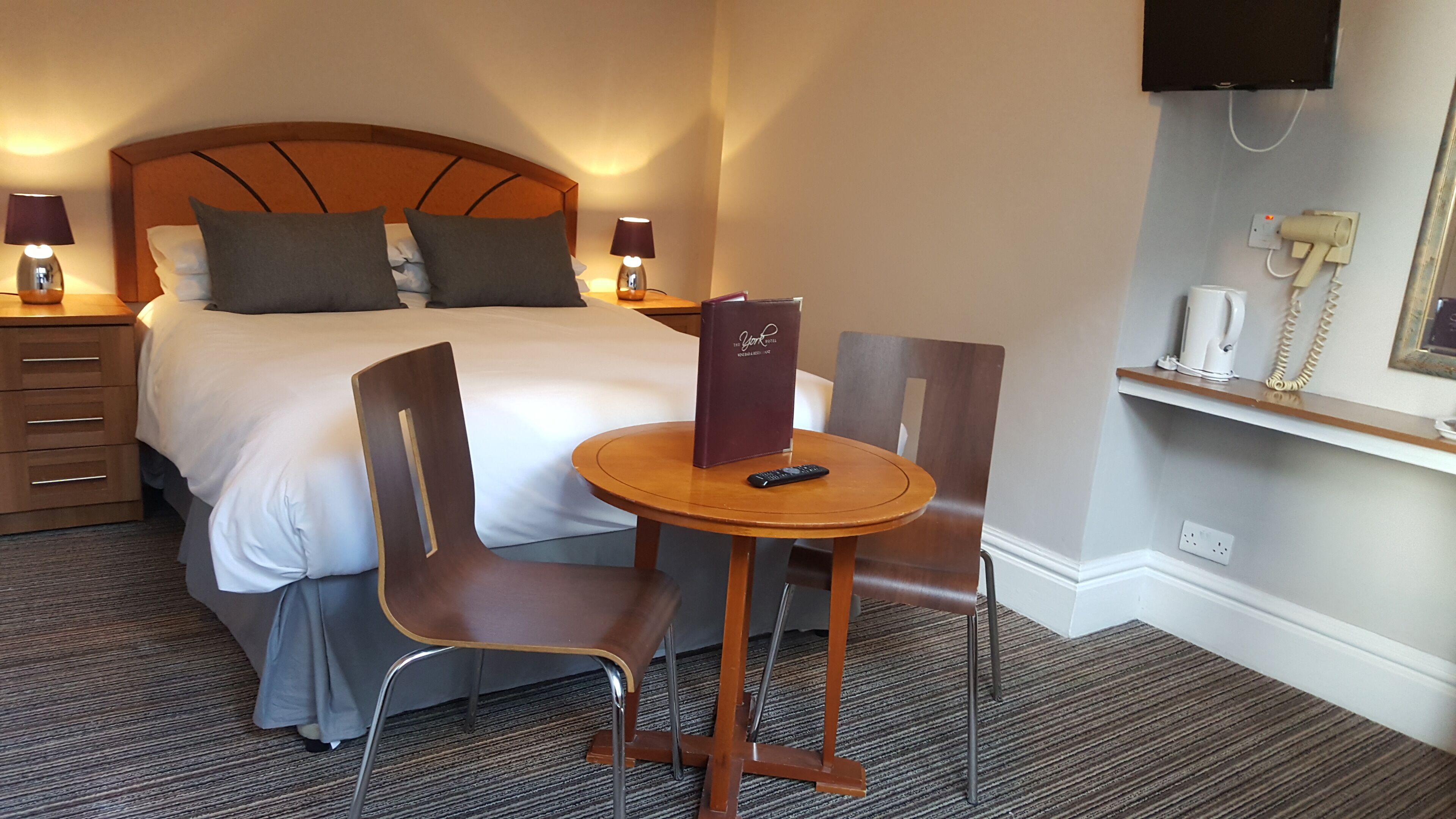 standard double room | in-room dining