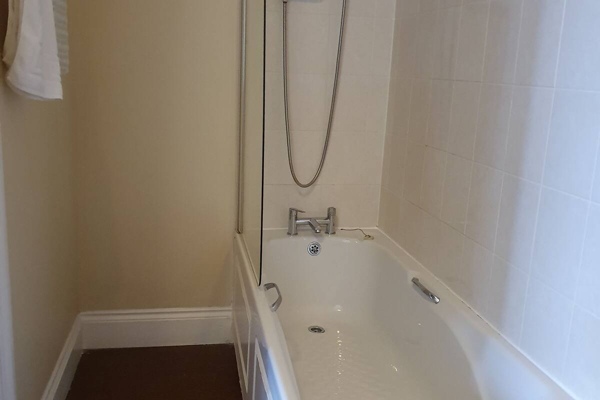 king room with sea view | bathroom | free toiletries, hair dryer, towels, soap