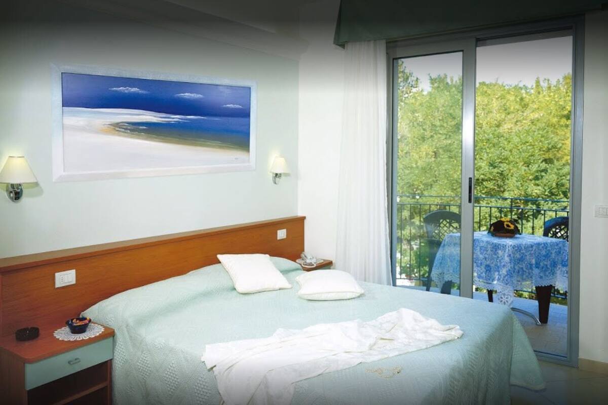 Habitación estándar con 1 cama matrimonial o 2 individuales | Wifi y ropa de cama