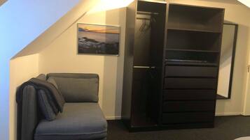 Comfort Double Room | Desk, blackout curtains, free WiFi, bed sheets