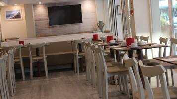 Petit déjeuner continental compris tous les jours