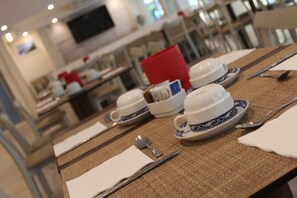 Esmorzar diari continental gratuït 