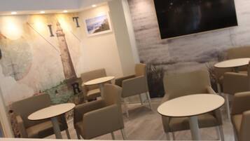 Coin salon dans le hall