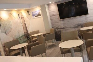 Lobby sitting area - Hotel Mauri (Rimini)