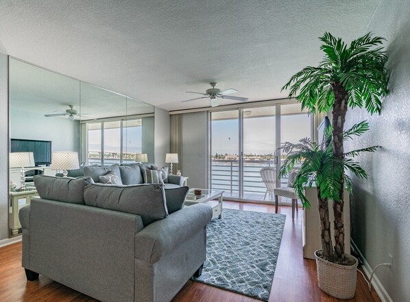 Flat-screen TV - Club Bahia 'Seas the Day' (St Petersburg)