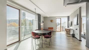 1 bedroom, hypo-allergenic bedding, in-room safe, desk