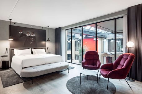 Standard Double or Twin Room | 1 bedroom, hypo-allergenic bedding, in-room safe, desk