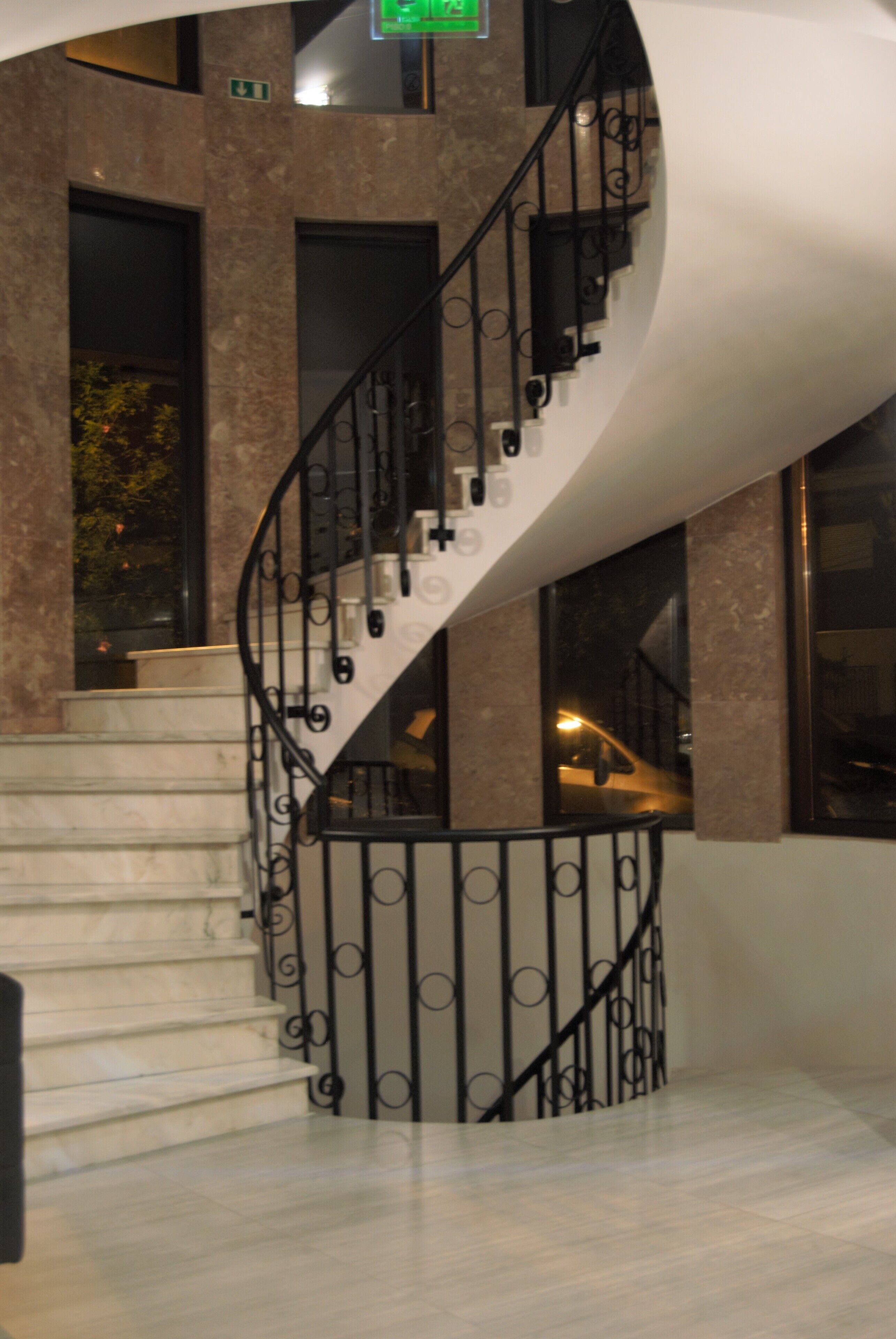 handrails in stairways