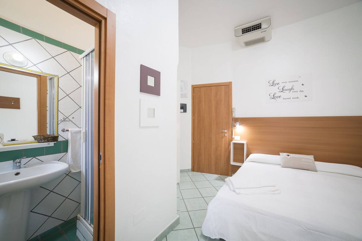 In-room safe, free cribs/infant beds, free WiFi, bed sheets