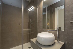 Superior-Apartment, 1 Schlafzimmer | Badezimmer | Dusche, Haartrockner, Handtücher, Seife