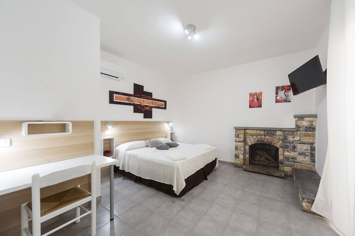 In-room safe, desk, free cots/infant beds, free WiFi