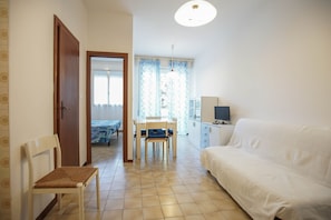 Apartment, 1 Bedroom | Living area
