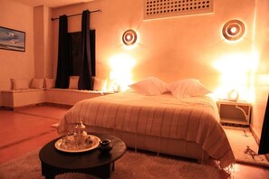 Villa de lujo, piscina privada | 5 dormitorios, tabla de planchar con plancha, wifi gratis y ropa de cama