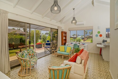 Bay Coast Happy Place - Cooks Beach Holiday Home