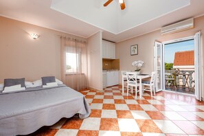 7 dormitorios, tabla de planchar con plancha, wifi gratis y ropa de cama