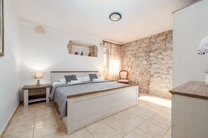 7 camere, ferro/asse da stiro, Wi-Fi gratuito, lenzuola