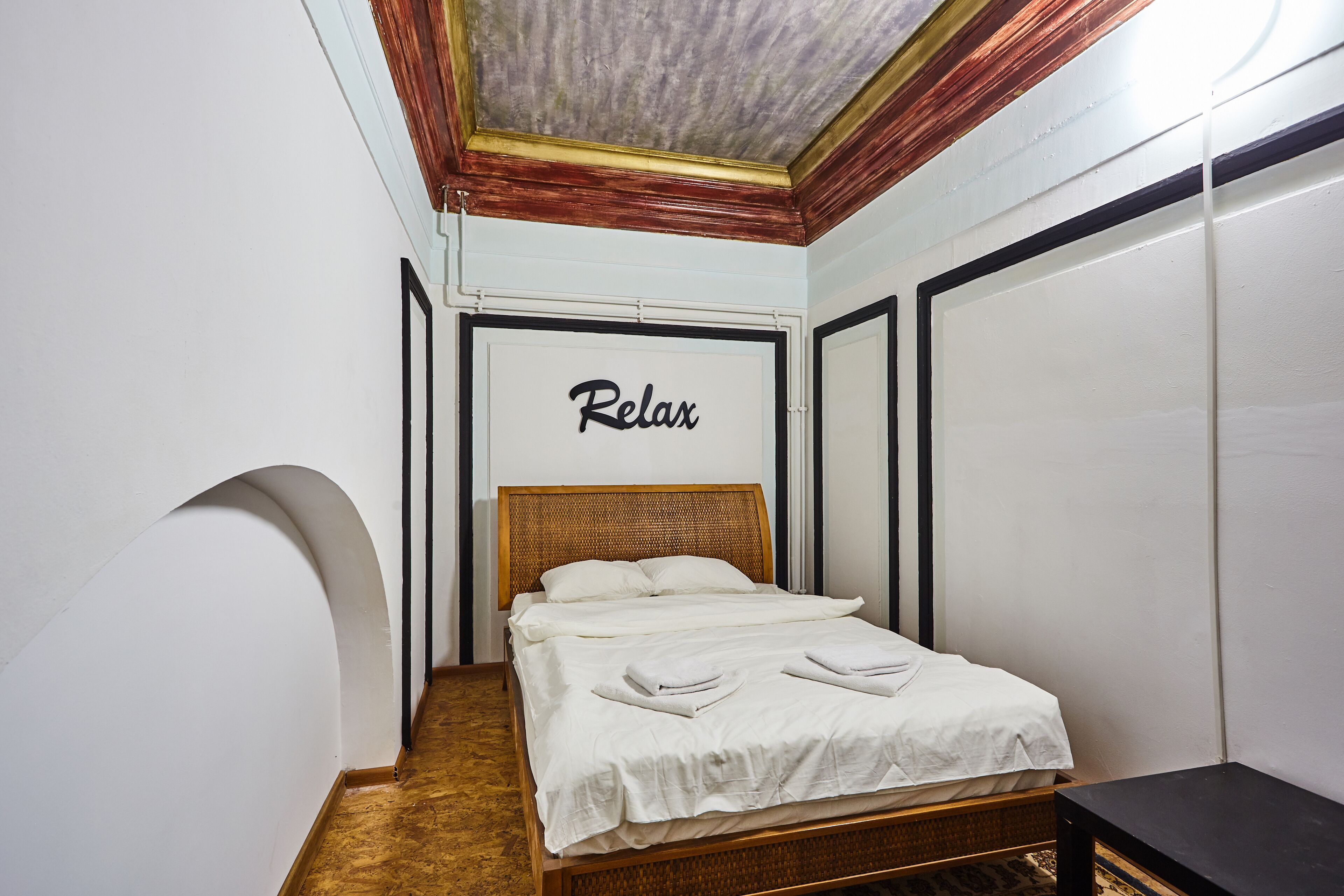 5 bedrooms, iron/ironing board, free WiFi, bed sheets