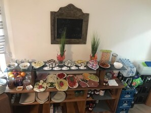 Buffet - Kispet Deluxe Hotel (Oberhausen)