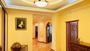 Interior entrance - Cosy Apartment with 3BDR & 2 BTH (Baku)