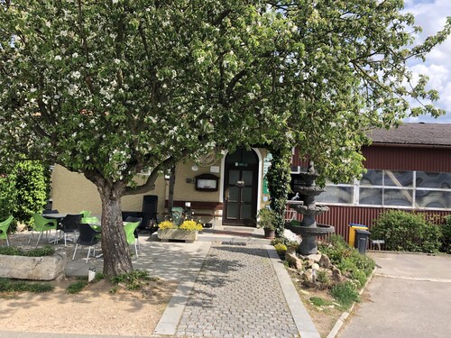 Appartements & Reitschule Fuchsenhof