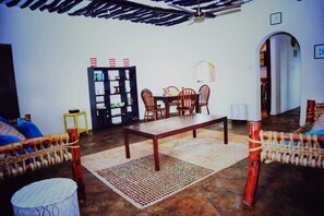 Livres, chaîne hi-fi