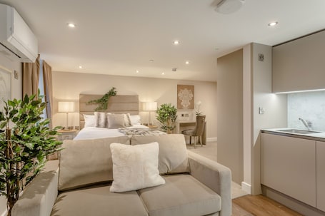 1 habitación, insonorización, wifi gratis y ropa de cama