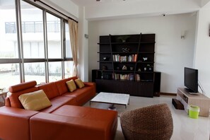 Lobby sitting area - Maple Farm (Guangfu)