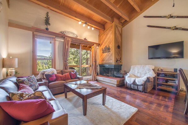 TV, fireplace, DVD player, stereo