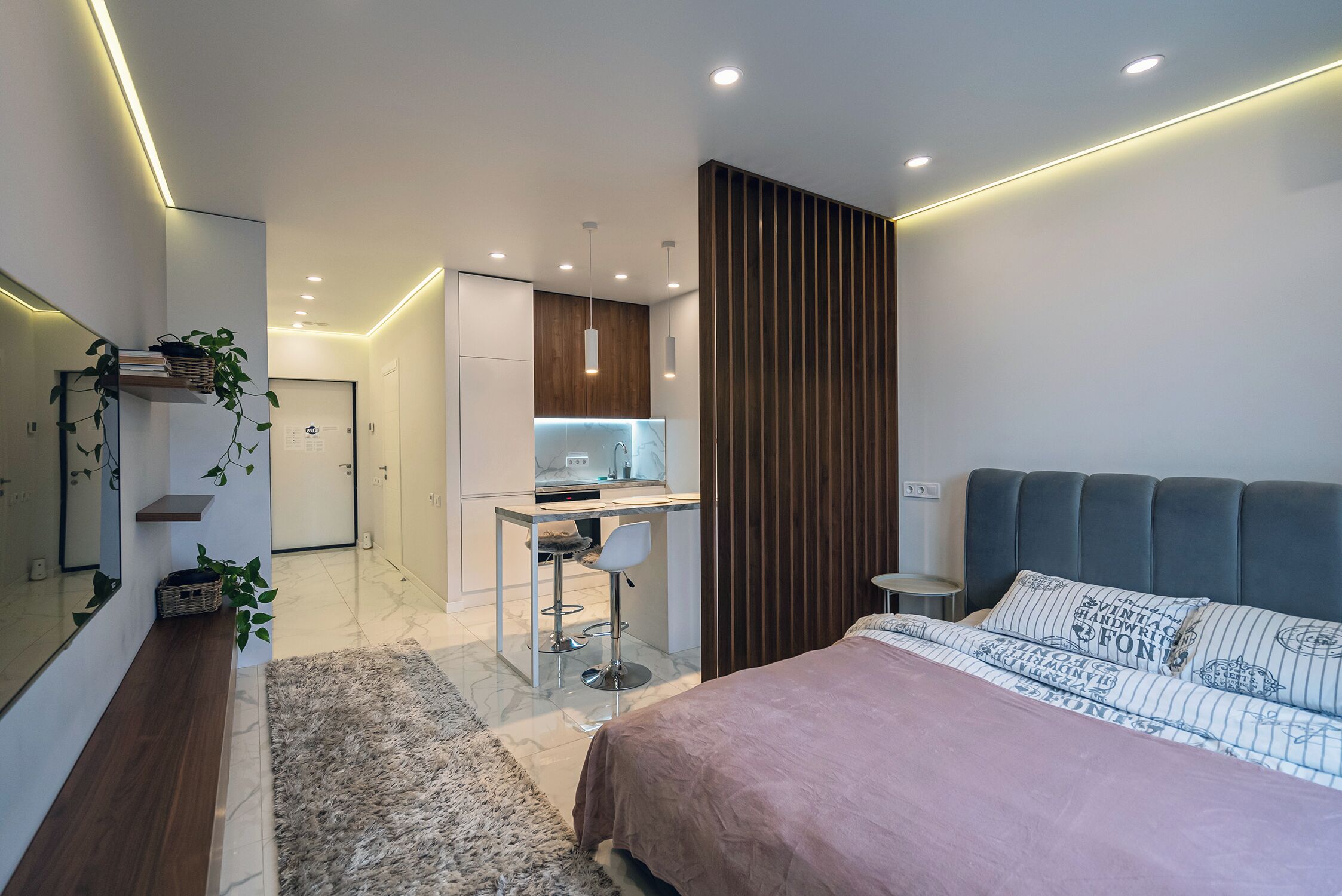 Deluxe Studio | Hypo-allergenic bedding, soundproofing, iron/ironing board, free WiFi