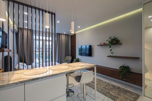 Ropa de cama hipoalergénica y sistema de insonorización 