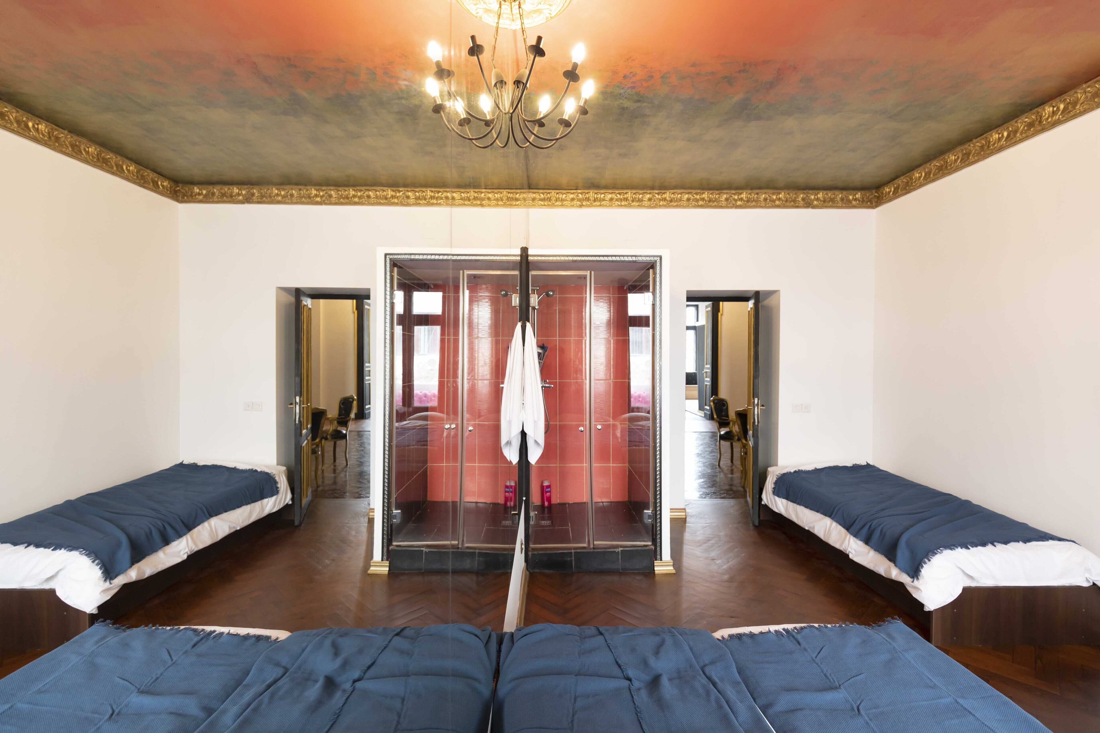 5 chambres, fer et planche à repasser, Wi-Fi gratuit, draps fournis