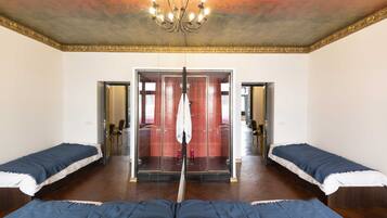 5 chambres, fer et planche à repasser, Wi-Fi gratuit, draps fournis