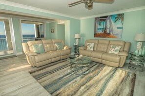Condo, 3 Bedrooms | Living room