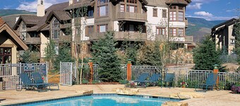 The Perfect Large Family 3 Bedroom Condo by RedAwning