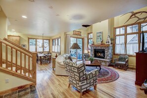 Condo, 3 Bedrooms | Interior