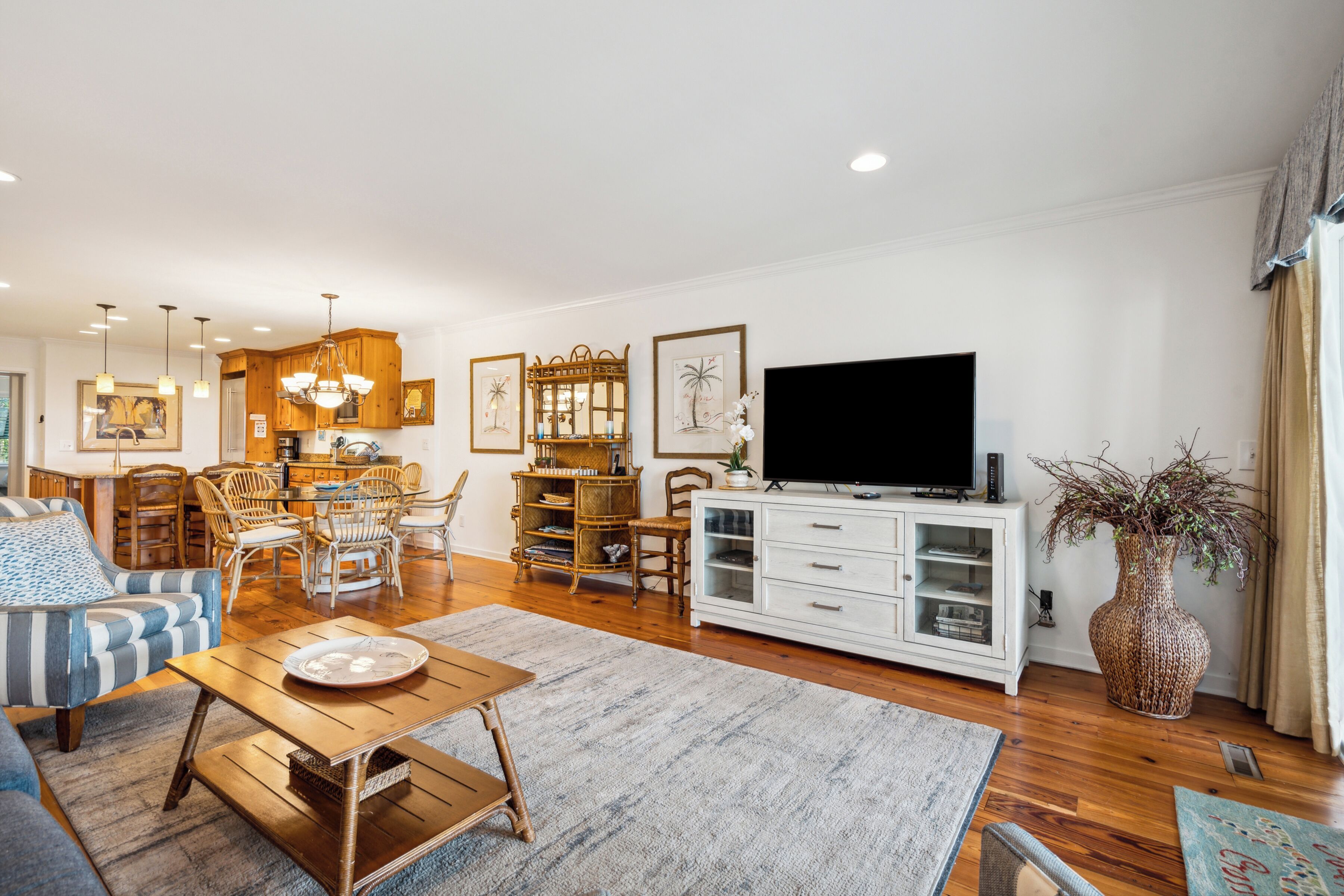 Wild Dunes Beach Club Villa- Community pool and ocean view, screened porch!