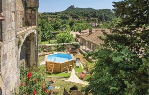 Seasonal outdoor pool - Les Jardins de la Cathédrale (Viviers)