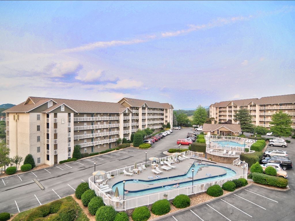 FREE Dollywood Ticket • Whispering Pines 322 •  2bd/2ba • Mountain View • Pools