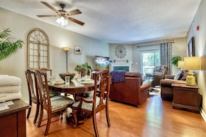 Dining - FREE Dollywood Ticket • Whispering Pines 322 •  2bd/2ba • Mountain View • Pools (Pigeon Forge)
