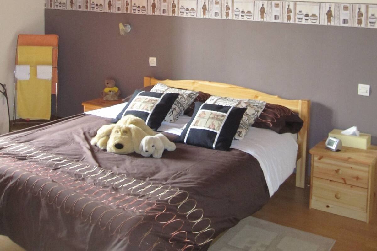 Individually decorated, individually furnished, free cots/infant beds